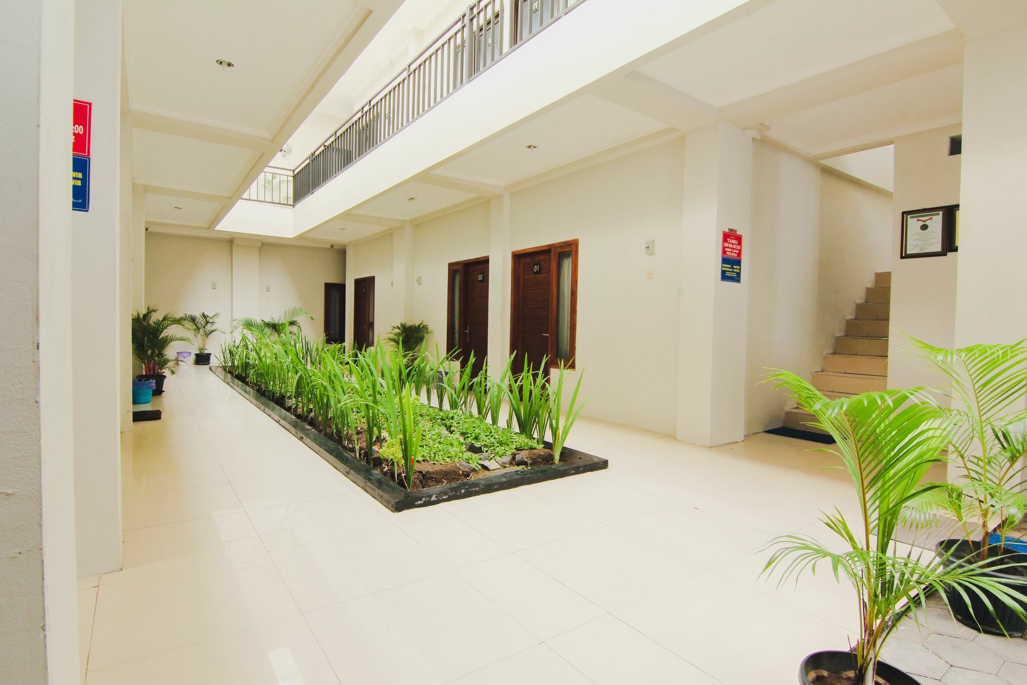 D'Paragon Upn Maguwo Extérieur photo